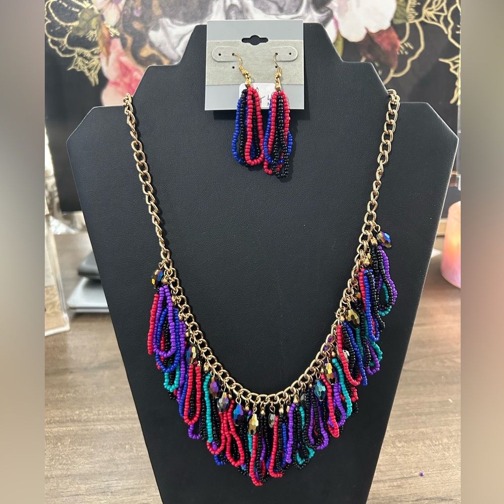 NWT necklace and earrings set